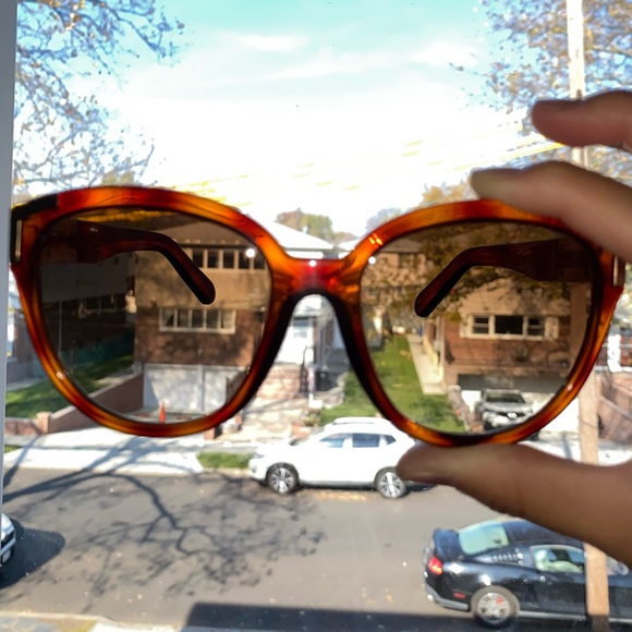 Chloe wide rectangle brown sunglasses! - Picture 6 of 12